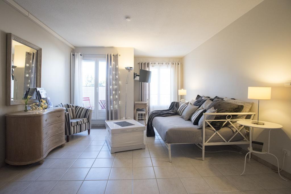 Les Gemeaux Apartment Avignon Exterior photo